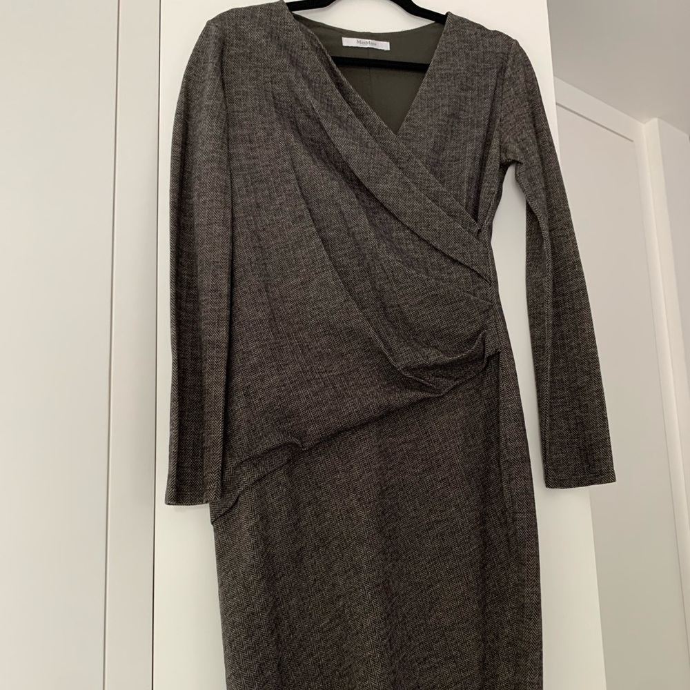 MaxMara Size 38/4 Gray Wool Knit Long Sleeve herringbone midi Dress